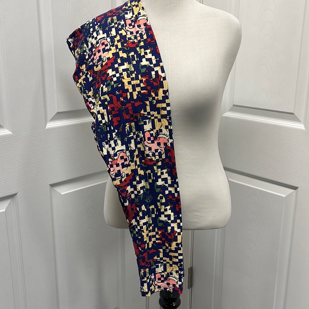 LuLaRoe New TC2 Digital Santa Claus Poinsettia Christmas Leggings NWT
